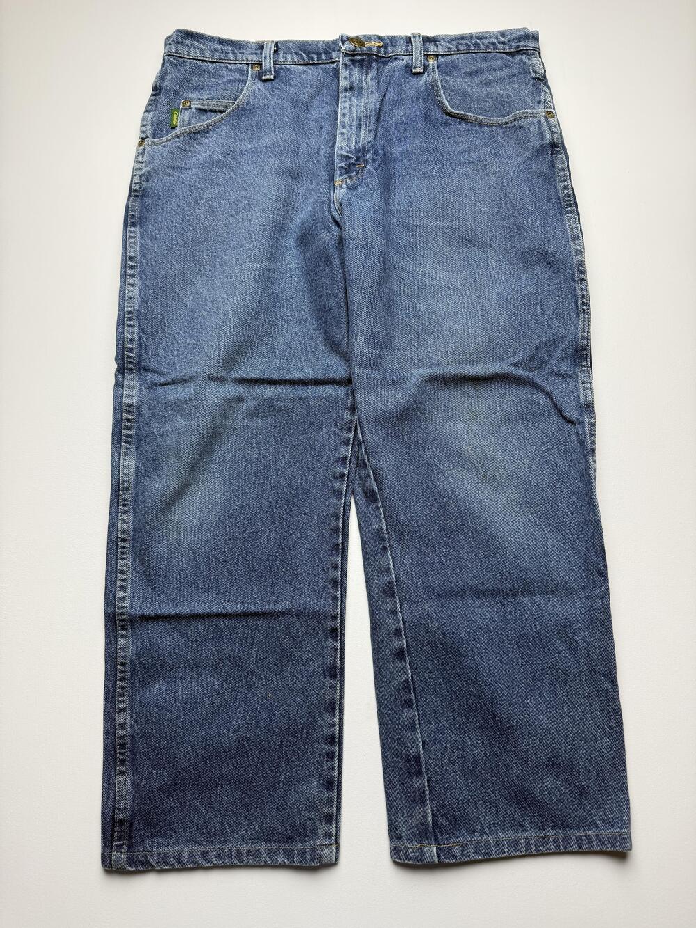 Cabela's Jeans Mens 36x30 Blue Med Wash Denim Relaxed Straight Outdoor Work